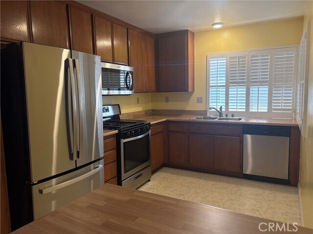 Building Photo - 2470 Coventry Cir