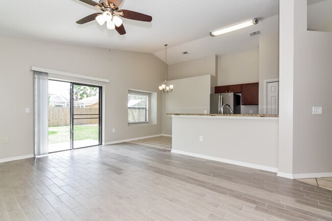 Building Photo - 10827 Peppersong Dr