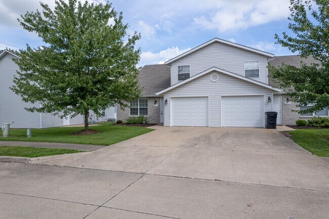 Building Photo - 2612-2614 Northampton Dr.