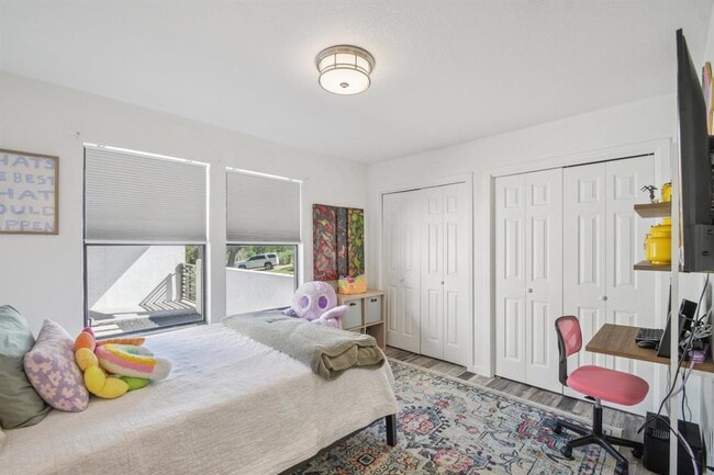 Building Photo - 730 Vanguard St