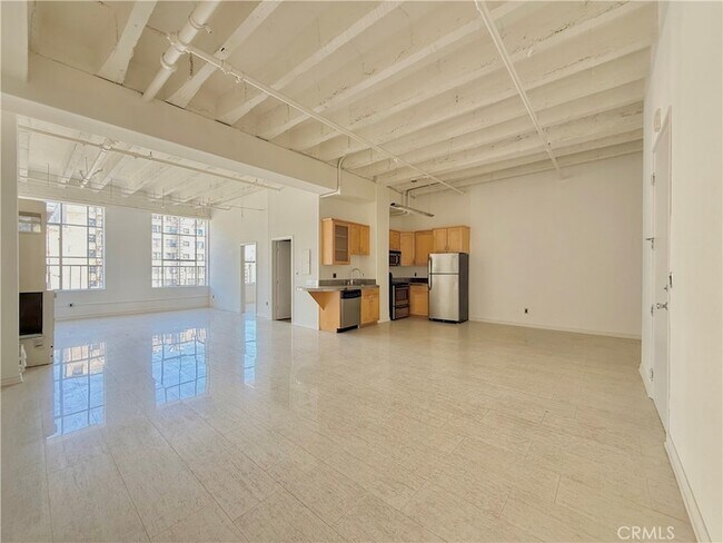 Primary Photo - 312 W 5th St