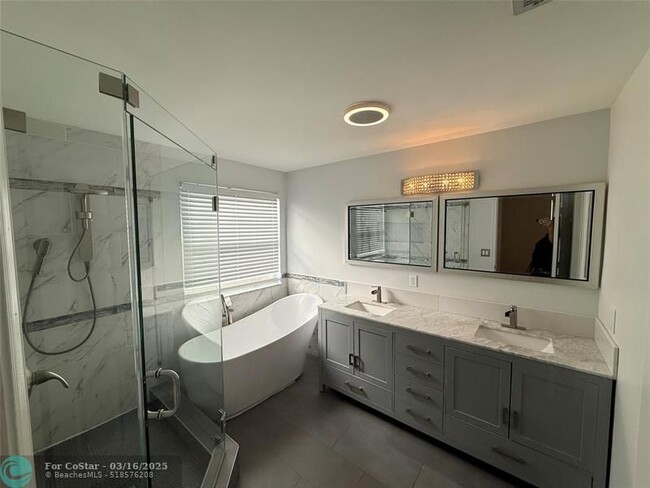 Building Photo - 15810 SW 48th Manor