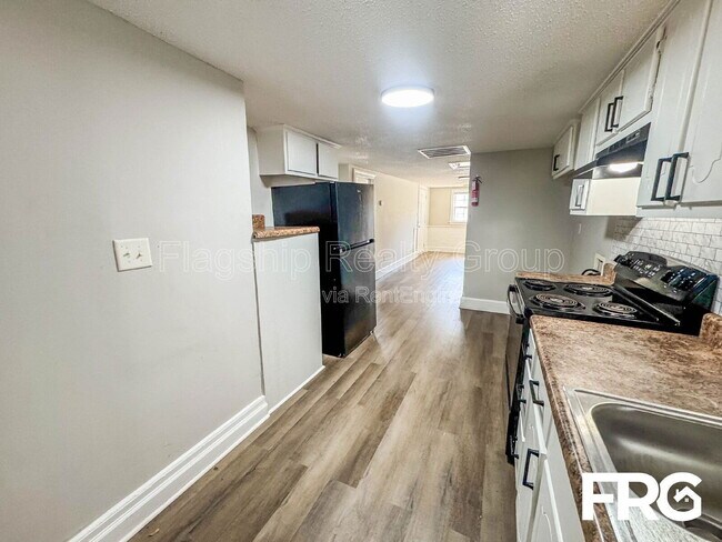 Building Photo - 600 Howell St