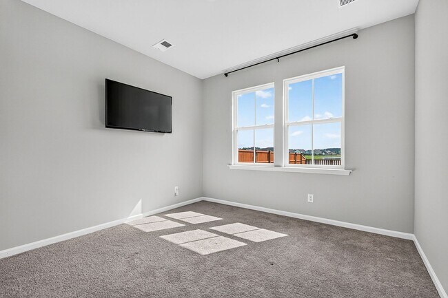 Building Photo - 204 Lake Minsi Dr