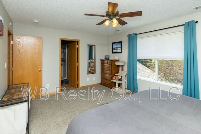 Building Photo - 10202 Catalina Dr