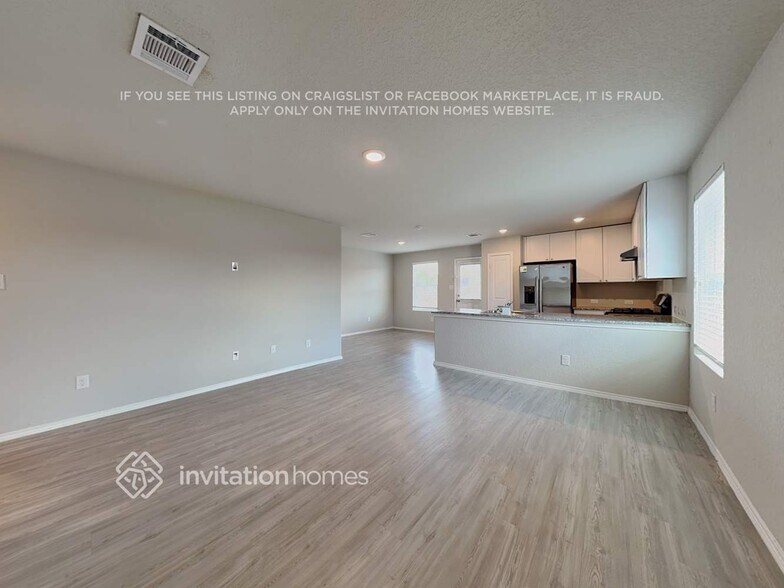 Building Photo - 3342 Kornberg Dr