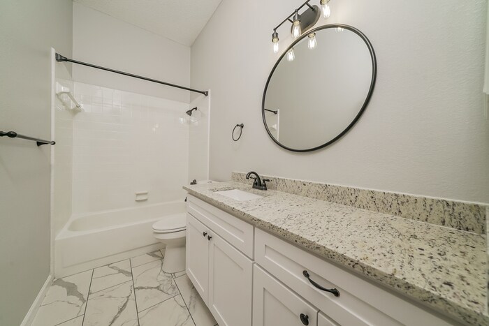 Building Photo - 2210 Westview Trail