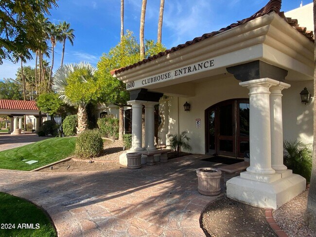 Building Photo - 2301 E Beachcomber Dr