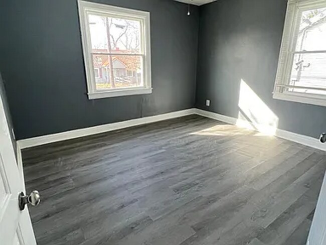 Building Photo - 811 Shelby Ave