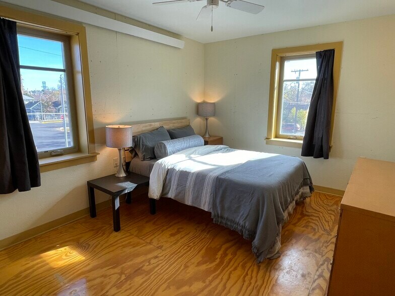 Building Photo - 2915 2nd Ave S