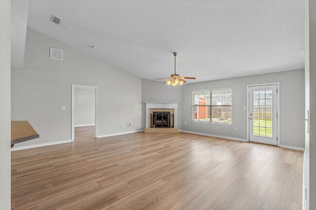 Building Photo - 203 Citadel Ln