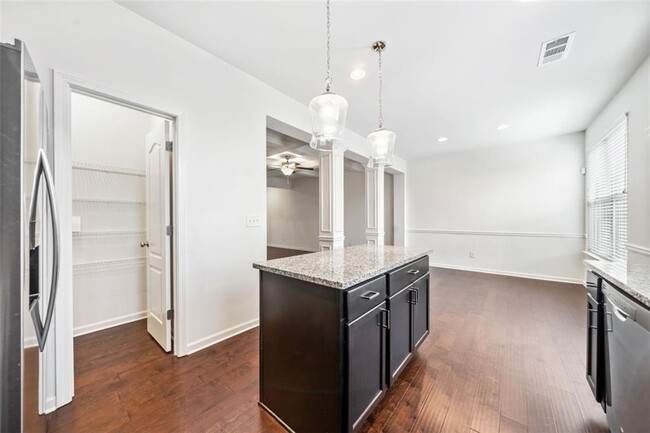 Building Photo - 7822 Canterbury Ct