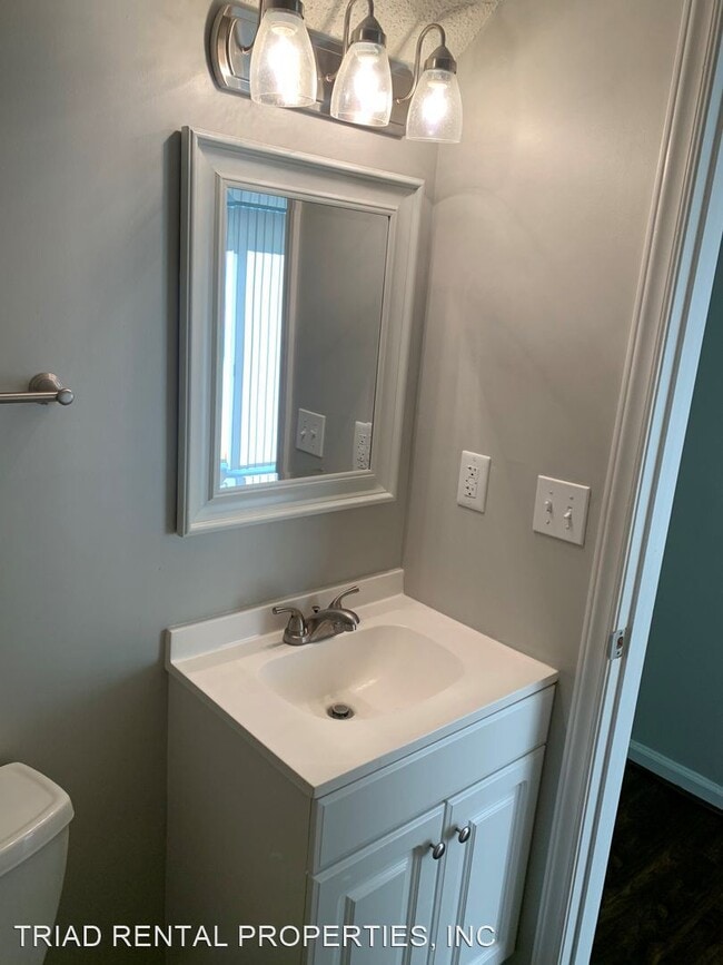 Building Photo - 2 br, 1.5 bath House - 711 DUBLIN ROAD