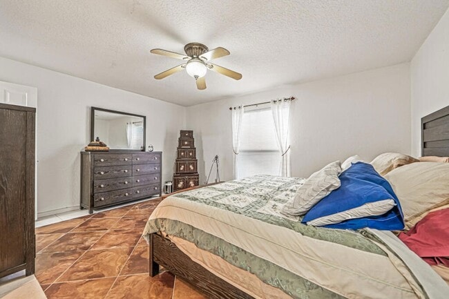 Building Photo - 1242 Wyndcliff Dr