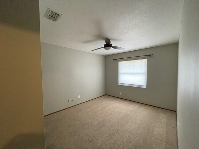 Building Photo - 1280 Gladiolas Dr
