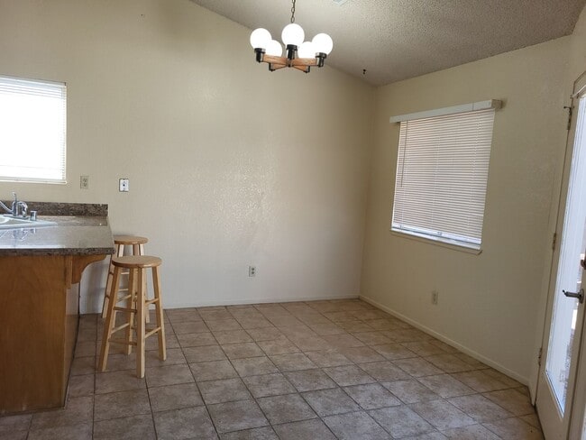Building Photo - Corner lot Fairfield Home