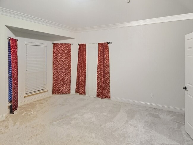 Building Photo - 5325 Center Hill Dr