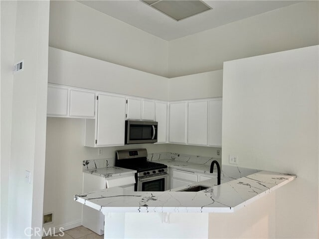 Building Photo - 26492 Las Palmas