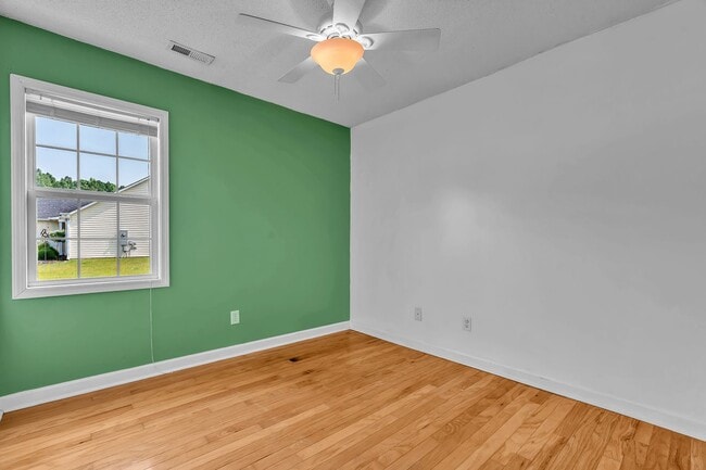 Building Photo - 403 Arabian Ln