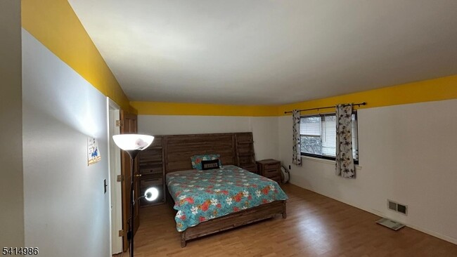 Building Photo - 606 Robin Rd