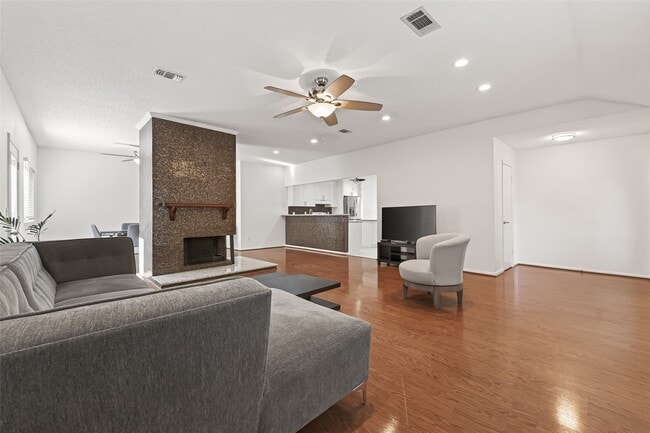 Building Photo - 1506 Apple Park Dr