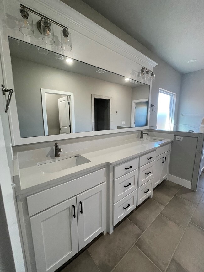 Building Photo - 11237 SW 30th St