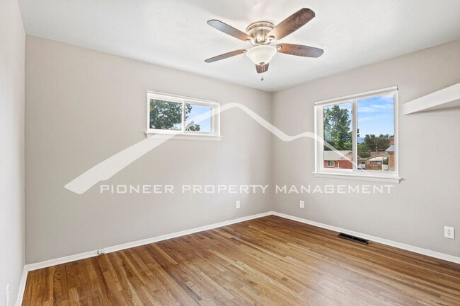 Building Photo - Spacious 4-Bed, 2-Bath Home with Finished ...