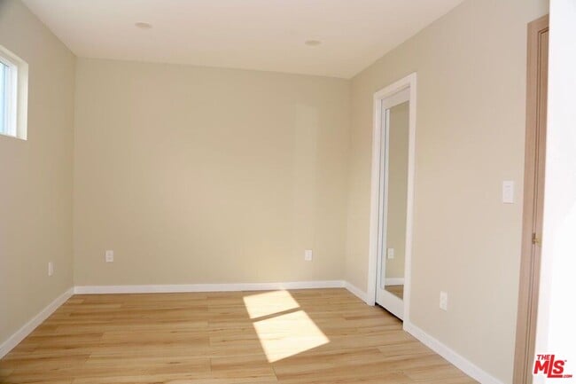 Building Photo - 8235 Alcove Ave