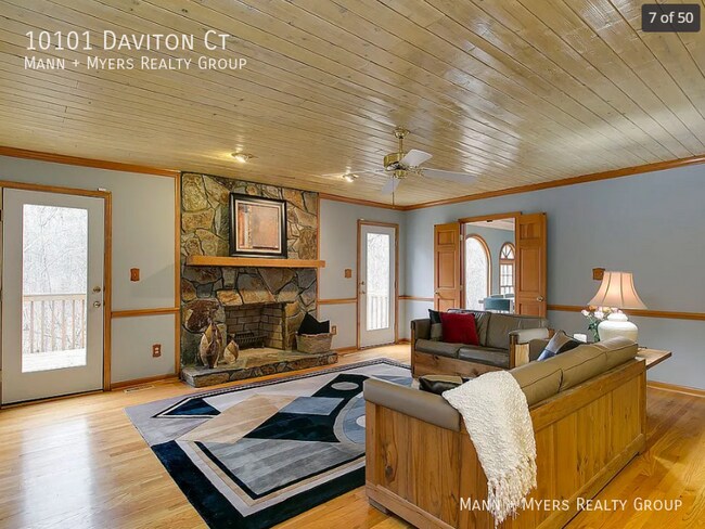 Building Photo - 10101 Daviton Ct