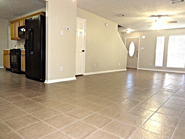 Building Photo - 7010 Durango Dr