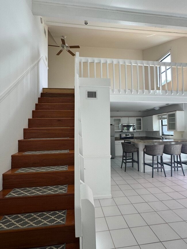 Building Photo - 429 N Cypress Dr