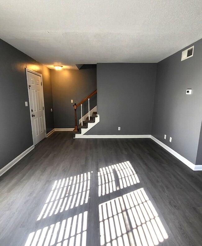 Building Photo - Three Bedroom Townhouse for Rent in Spartanburg SC with Move-In Special!