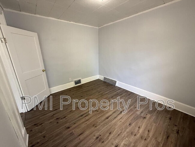 Building Photo - 2853 N Booth St