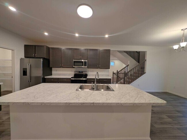 Building Photo - 8246 Woodstar Dr