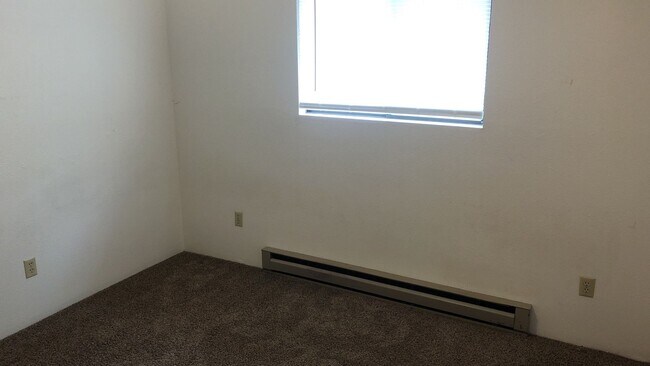 Building Photo - 2005 NE Terre View Dr