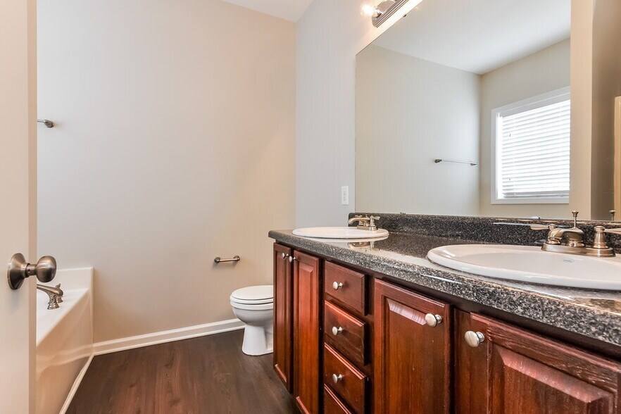 Building Photo - 4134 White Kestrel Dr