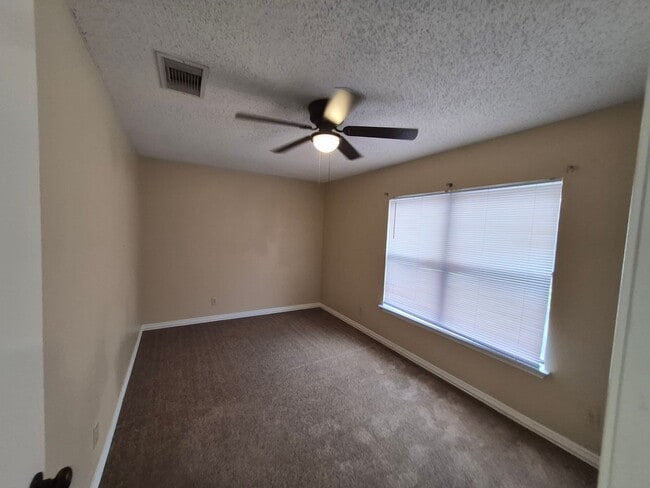 Building Photo - 8007 Chestnut Bluff Dr