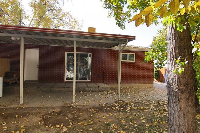 Building Photo - 955 Hillview Dr