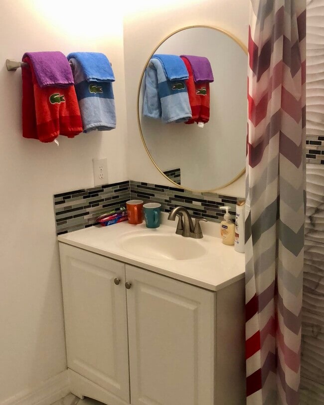 Building Photo - 1033 Henton Ln