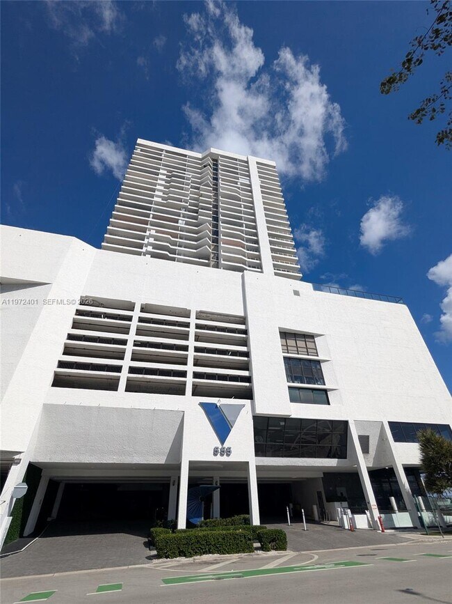 Building Photo - 555 NE 15th St