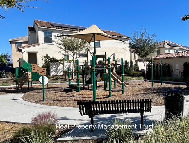Building Photo - Meticulously Cared for Condo for Rent