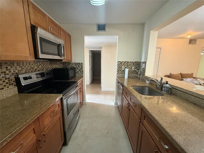 Building Photo - 650 SW 124th Terrace
