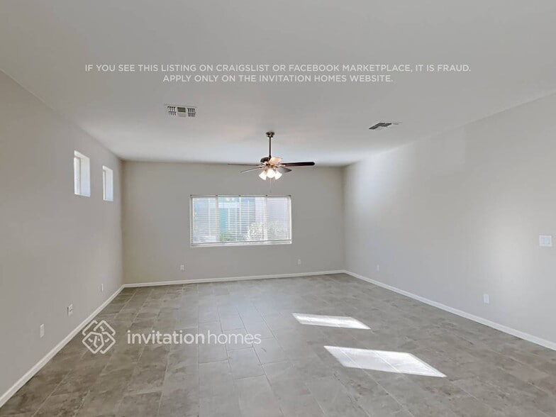 Building Photo - 16437 S 10th St