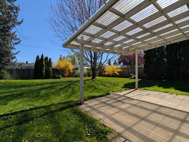 Building Photo - Great 3-Bed/1-Bath Home In Santa Clara Area!