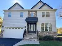 Building Photo - 9 Spalding Dr