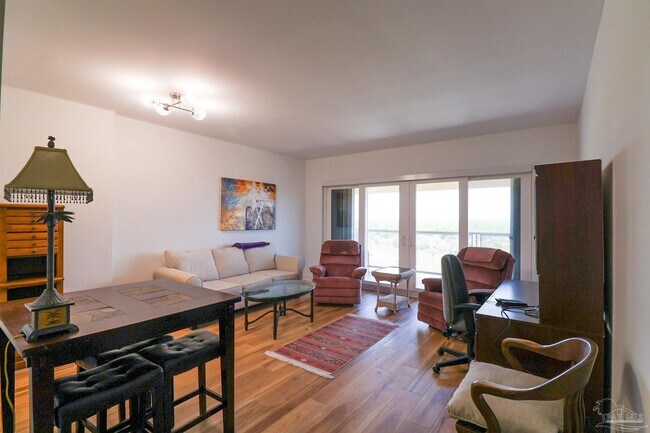 Building Photo - 825 Bayshore Dr