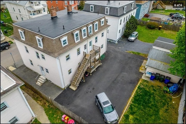 Building Photo - 197 Tripp St