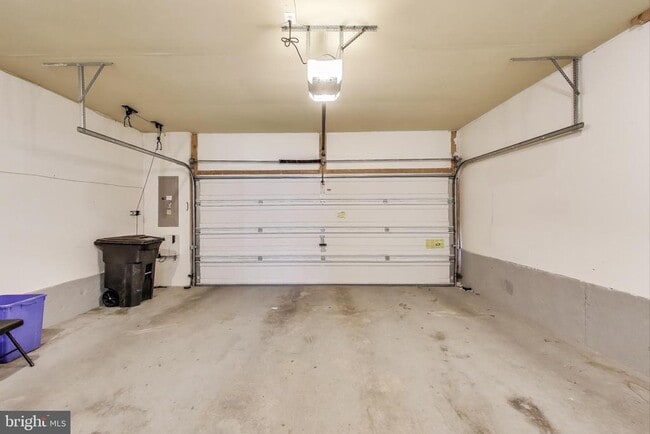 Building Photo - 12804 Short Hills Dr