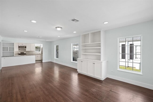 Building Photo - 4502 Rockwood Dr