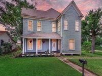 Building Photo - 509 E Luhn St